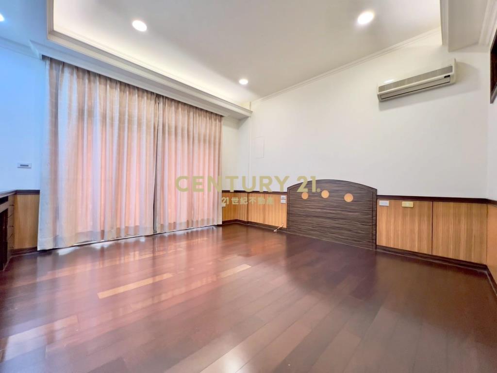 青埔國中雙車位美別墅