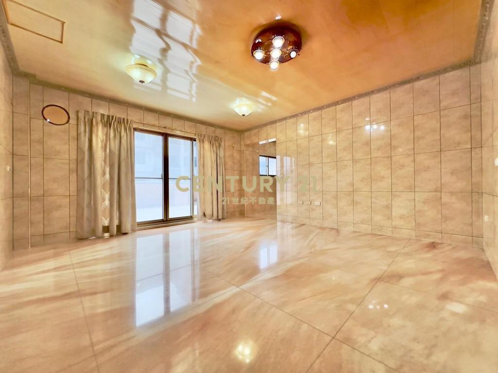 青埔國中雙車位美別墅