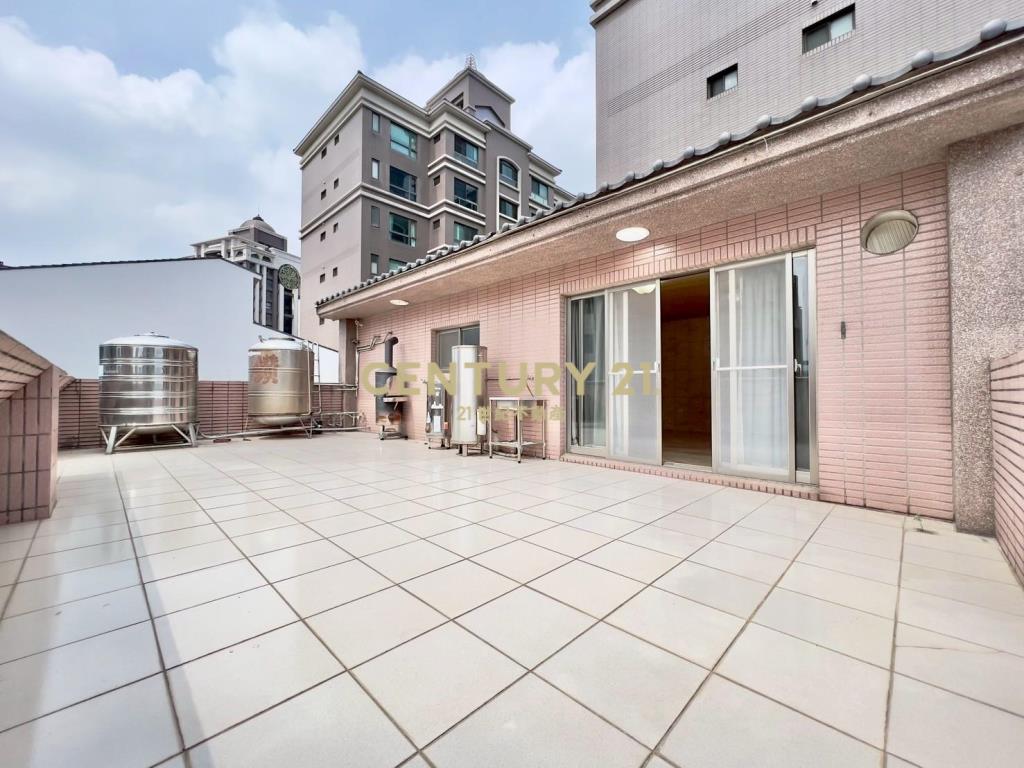 青埔國中雙車位美別墅