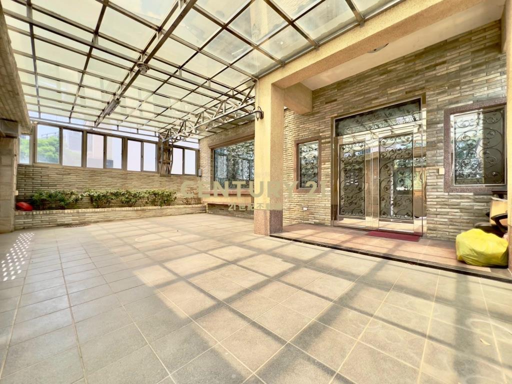 青埔國中雙車位美別墅