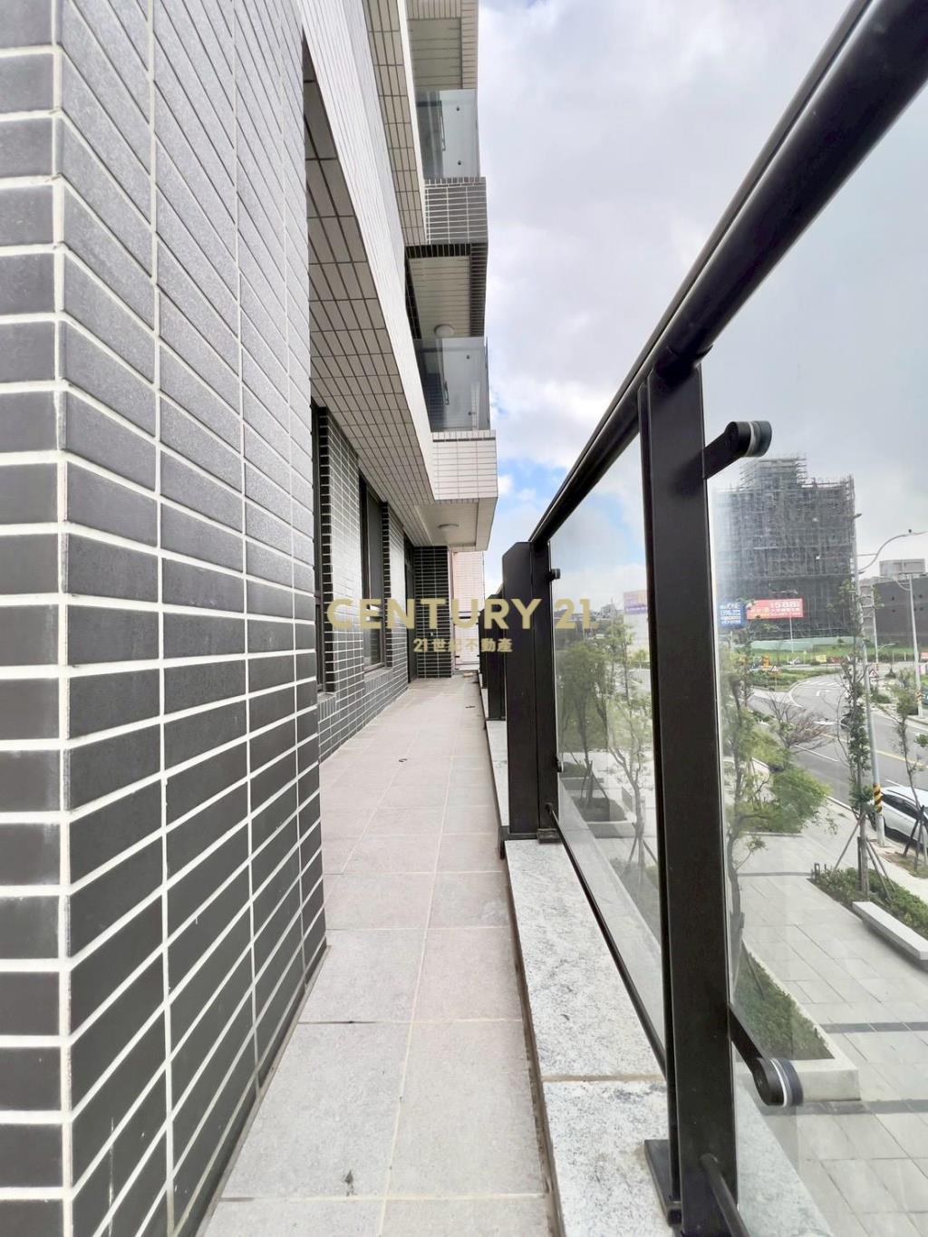 草漯重劃區超大露臺三房車