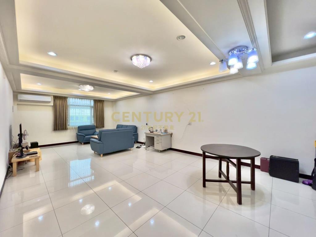 正環南路黃金電梯透店