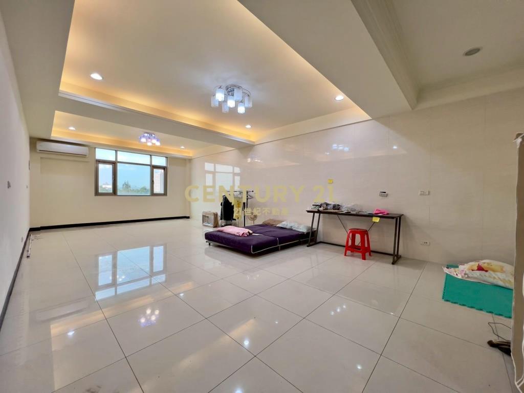 正環南路黃金電梯透店