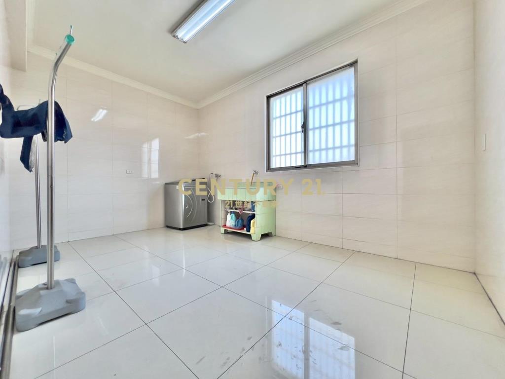 正環南路黃金電梯透店