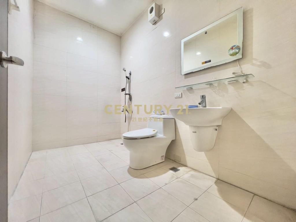 正環南路黃金電梯透店