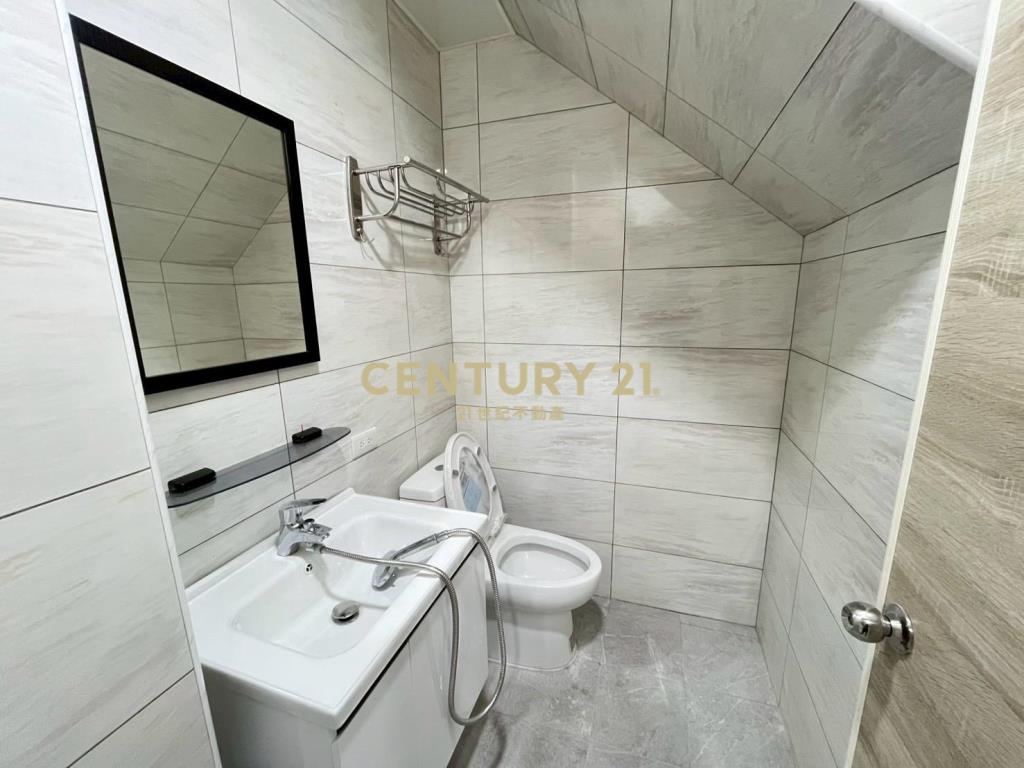 榮民南路全新整理美透天