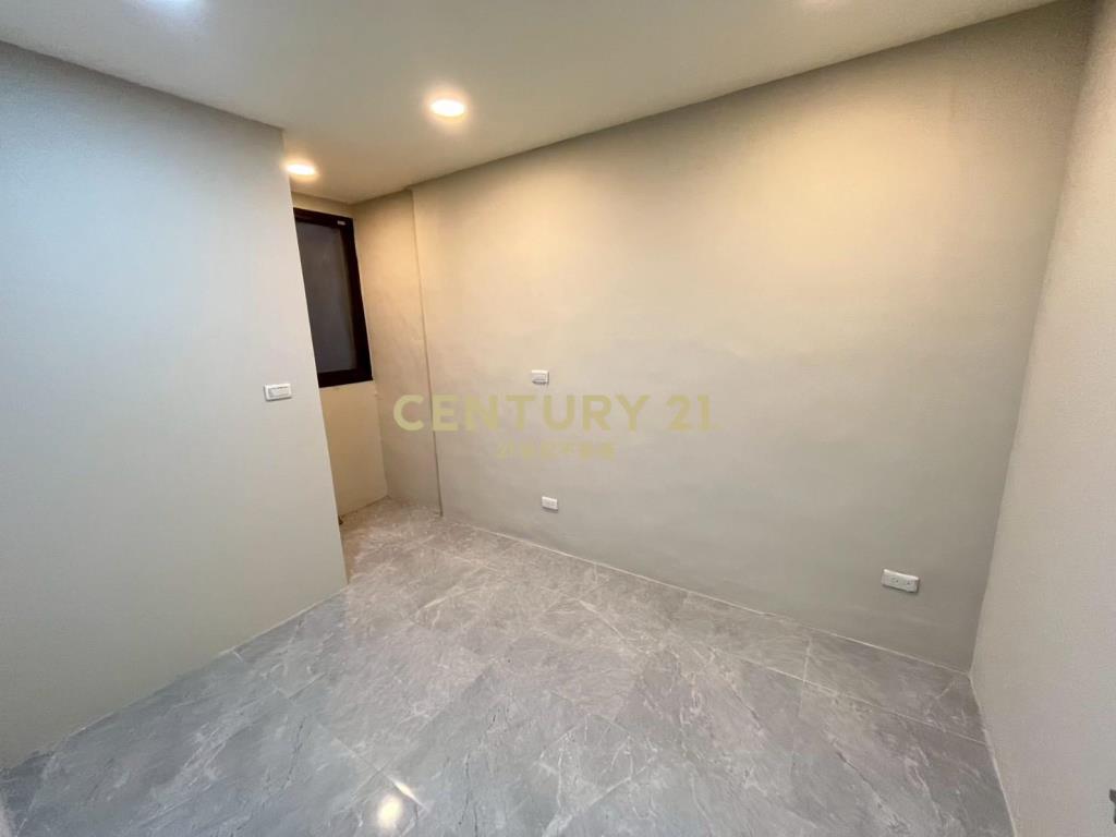 榮民南路全新整理美透天