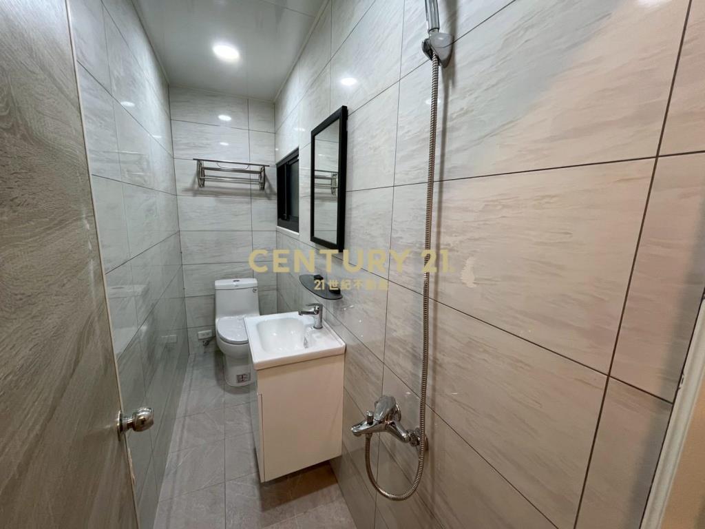 榮民南路全新整理美透天