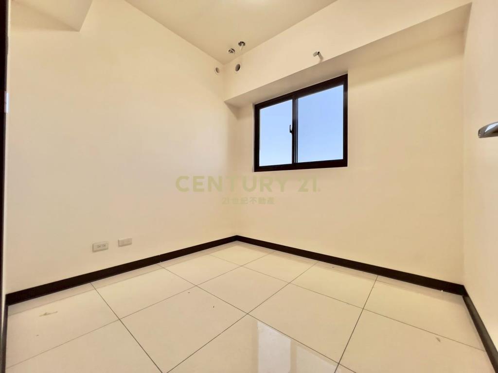 楊梅全新市心朗朗2房車