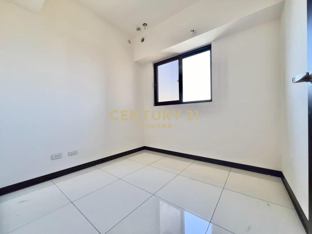 楊梅全新市心朗朗2房車