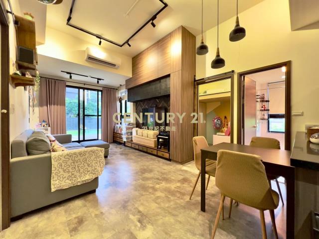 快樂國小美裝潢兩房車