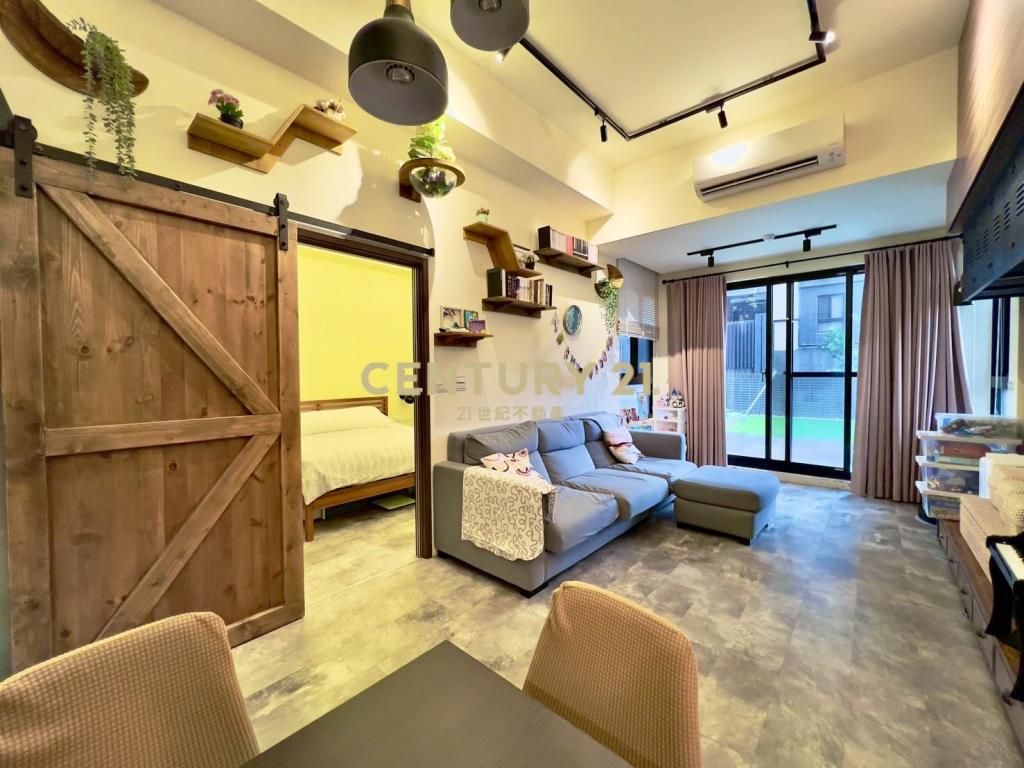 快樂國小美裝潢兩房車