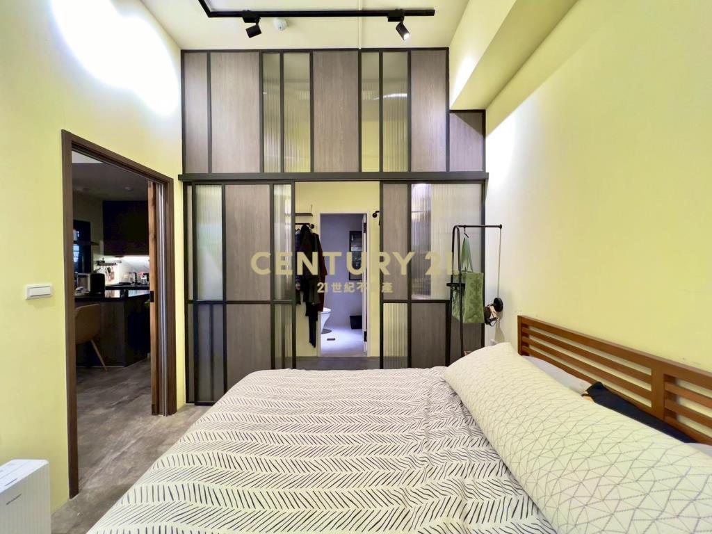 快樂國小美裝潢兩房車