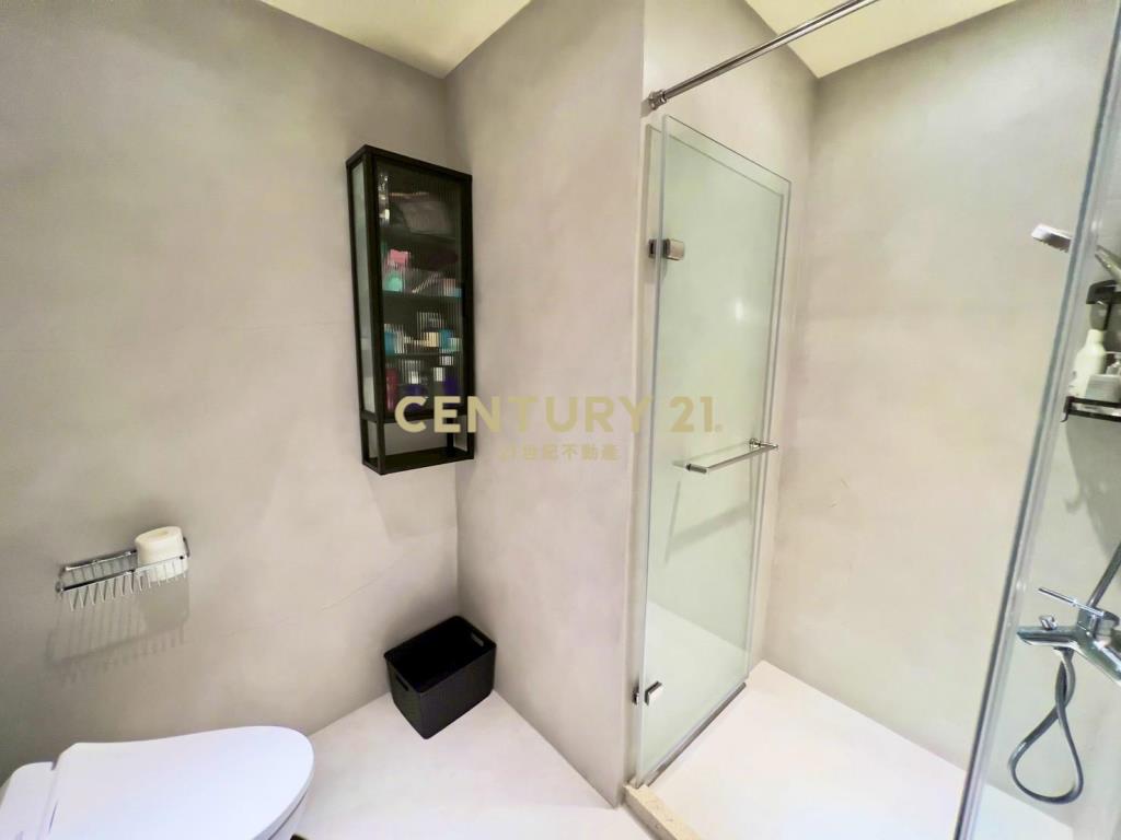 快樂國小美裝潢兩房車