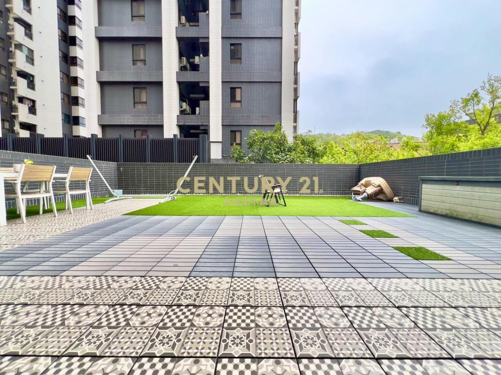 快樂國小美裝潢兩房車