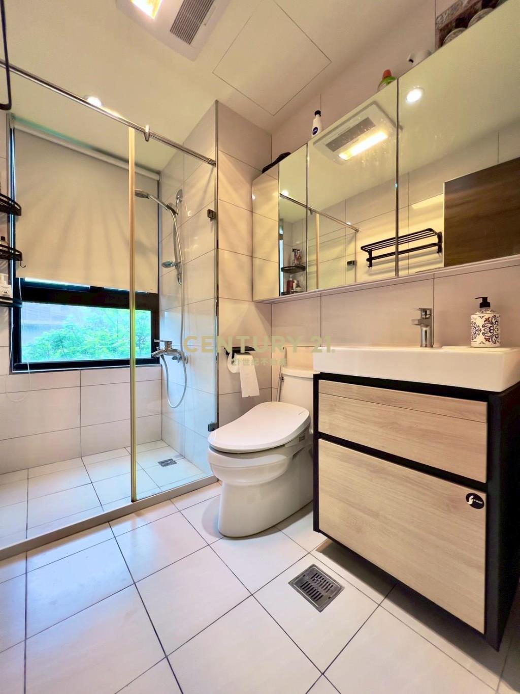 快樂國小美裝潢兩房車