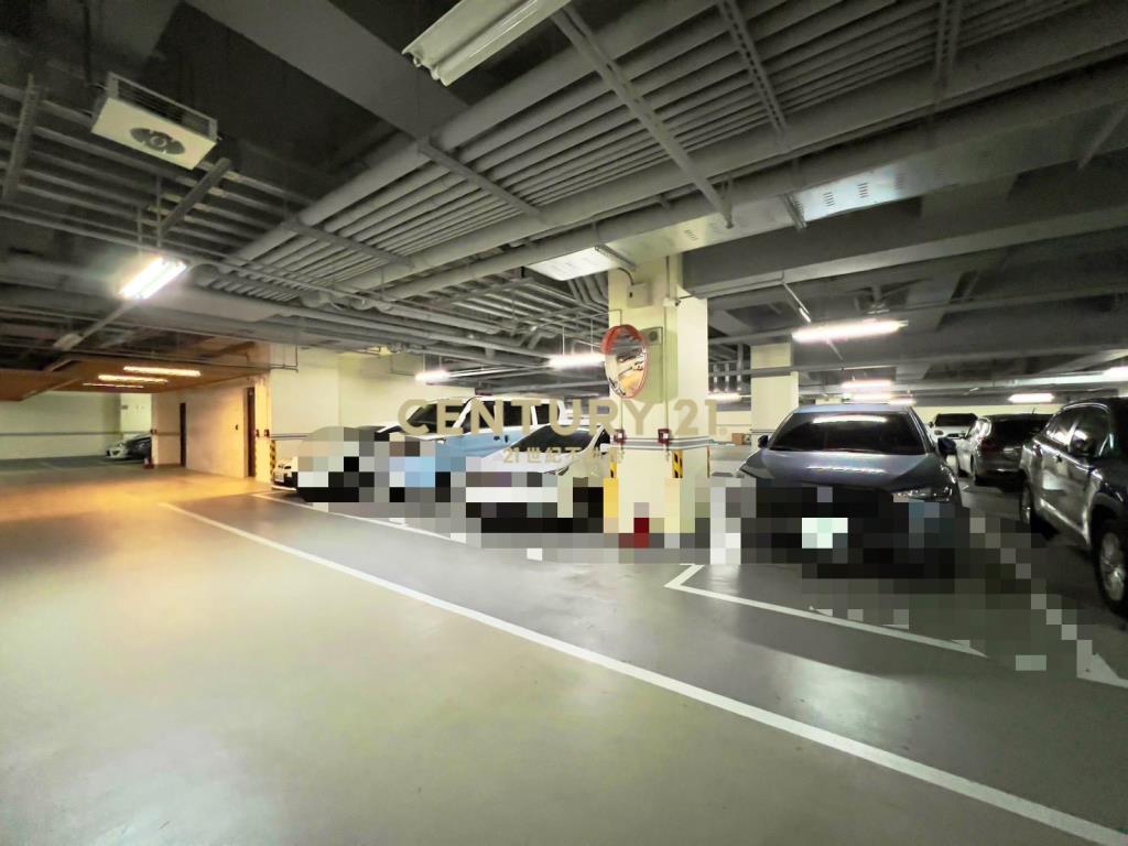 快樂國小美裝潢兩房車