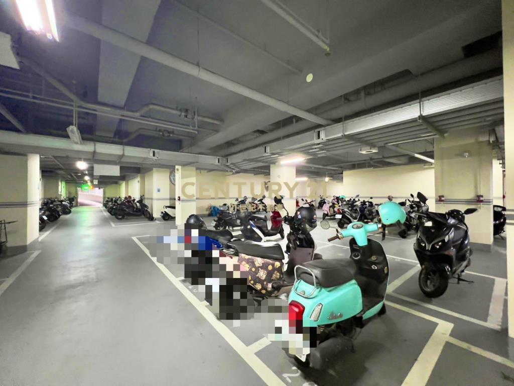 快樂國小美裝潢兩房車