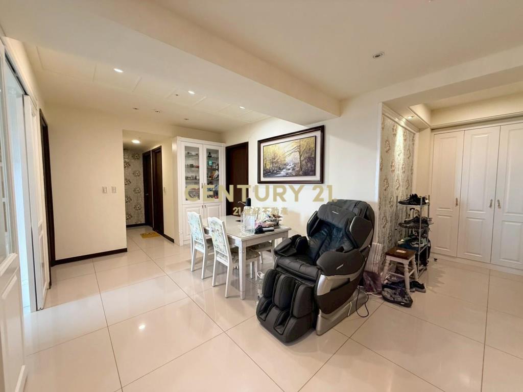 遠雄龍岡景觀四房車