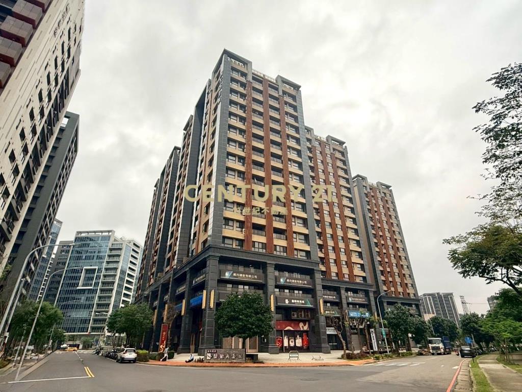 威均天翔景觀露台三房車