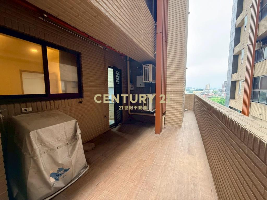 威均天翔景觀露台三房車