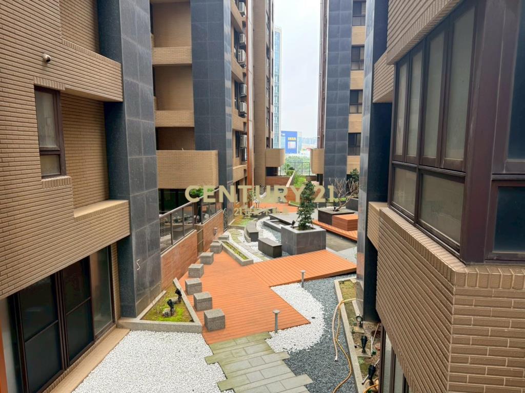 威均天翔景觀露台三房車