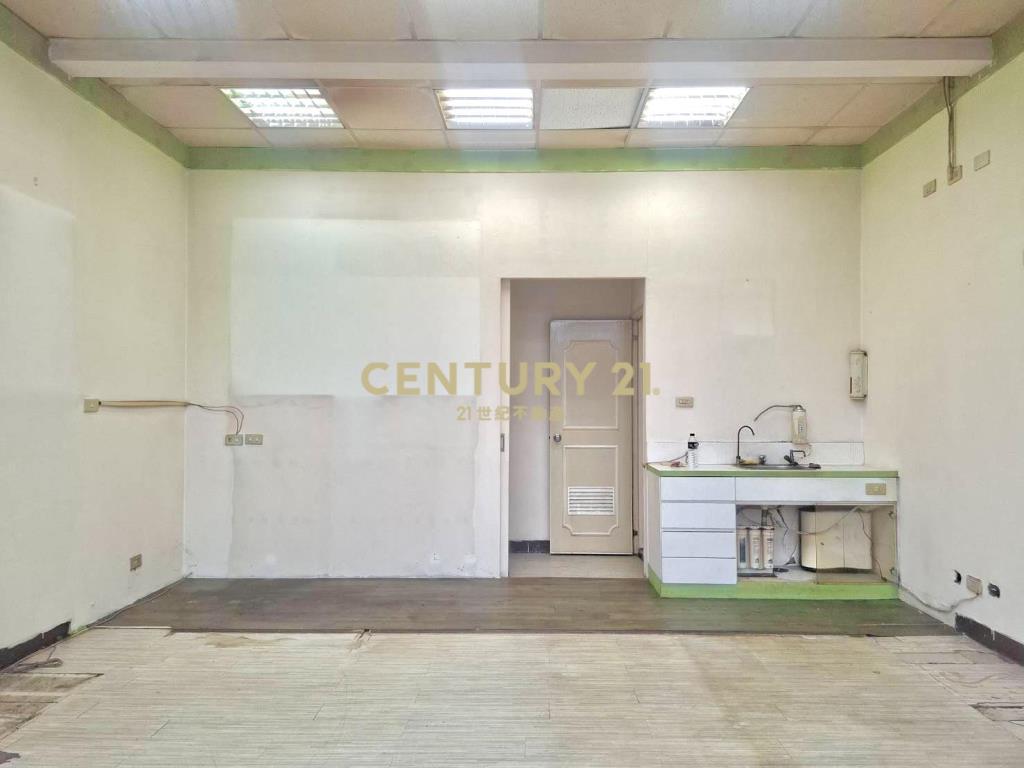 體育園區元邦華府低總價店面+B1車位