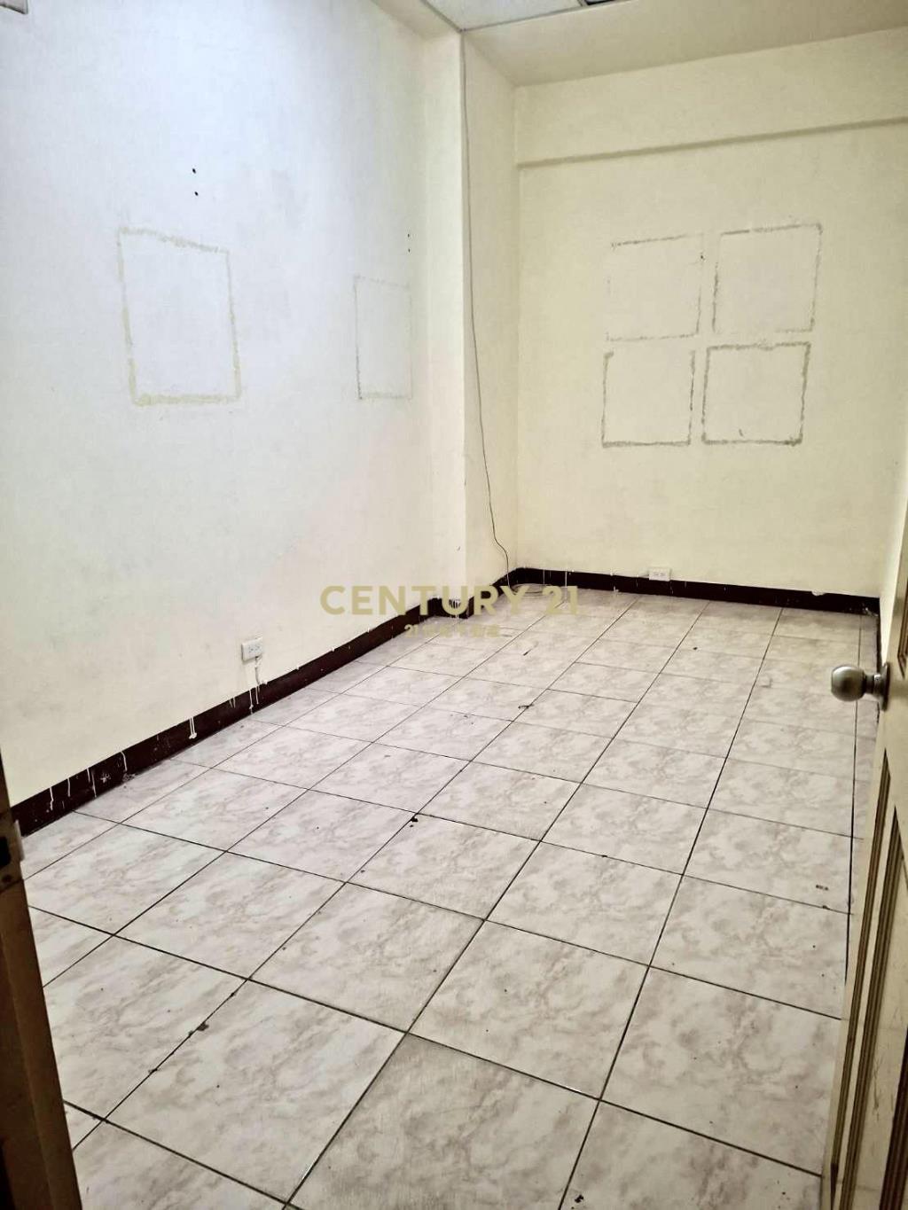 體育園區元邦華府低總價店面+B1車位