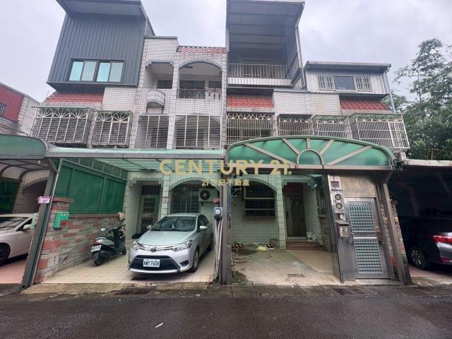 自家門前停車透天厝