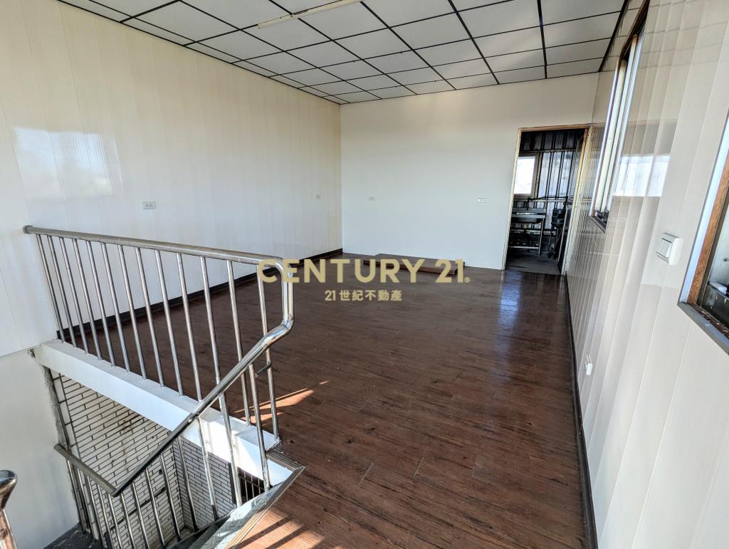 自家門前停車透天厝