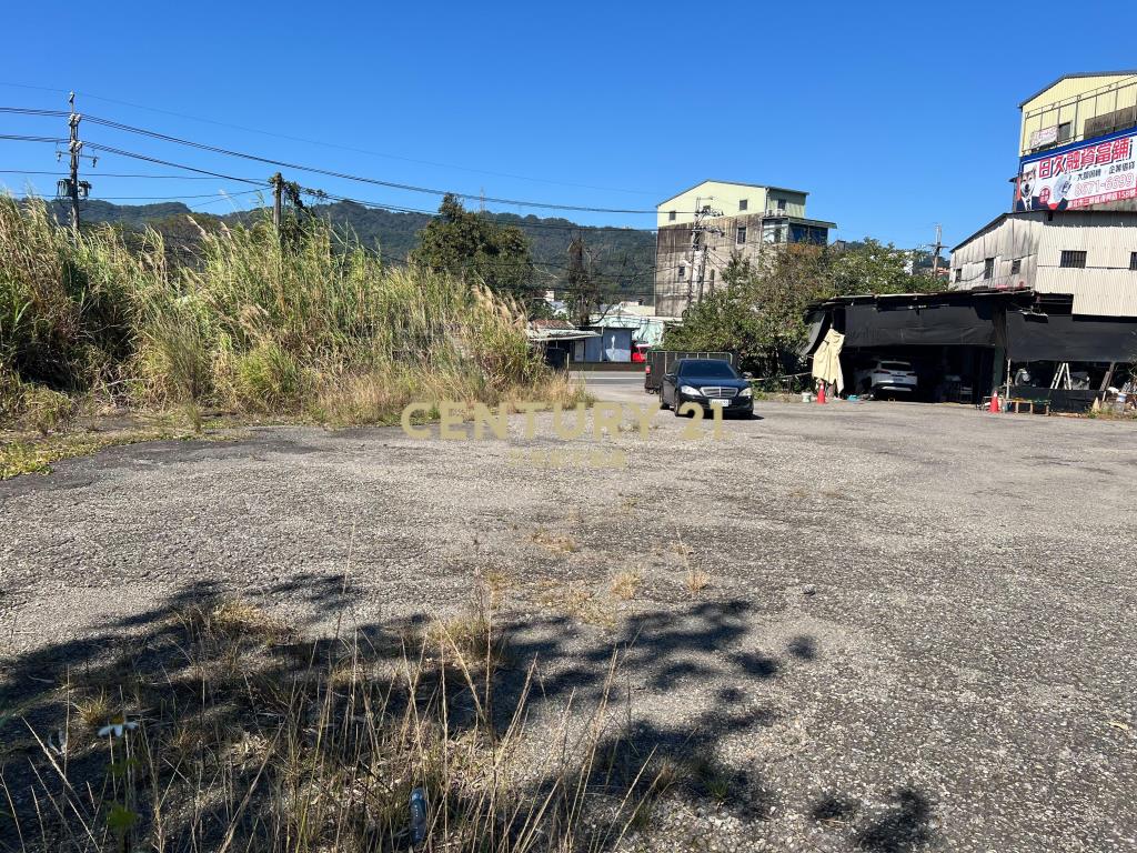 三峽中正路旁農地