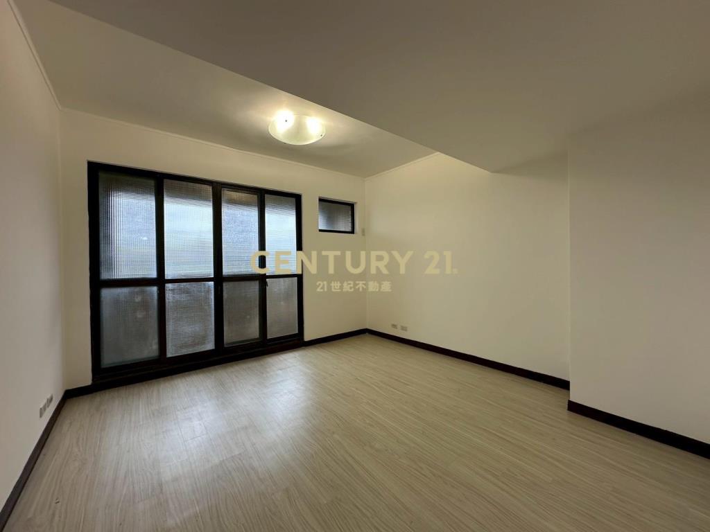 中壢體育園區店面