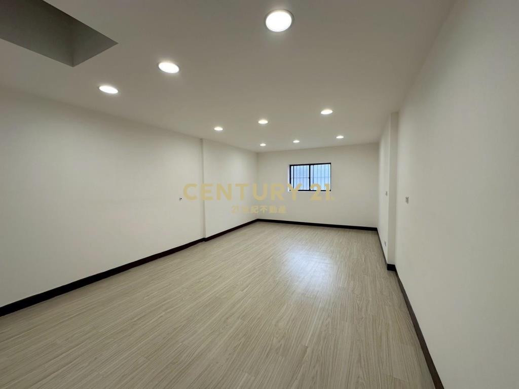 中壢體育園區店面