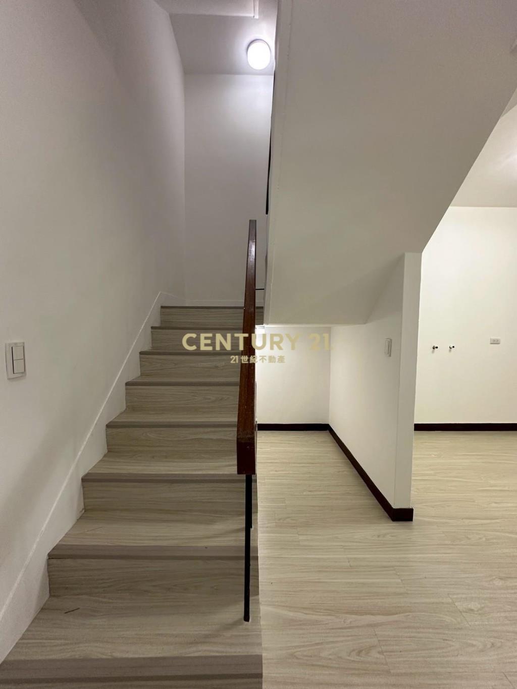 中壢體育園區店面