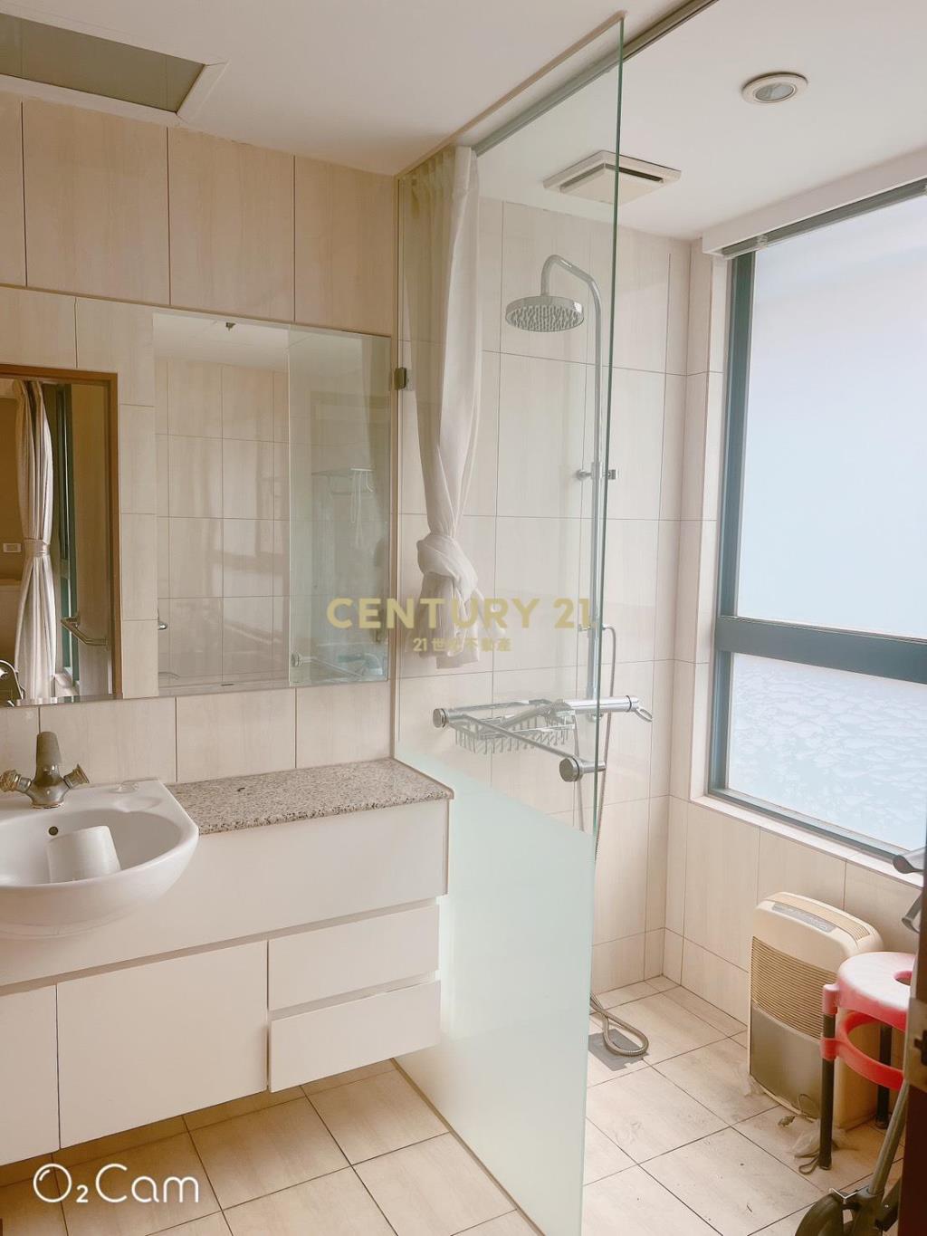 台茂旁水芭蕾精美4改3房車