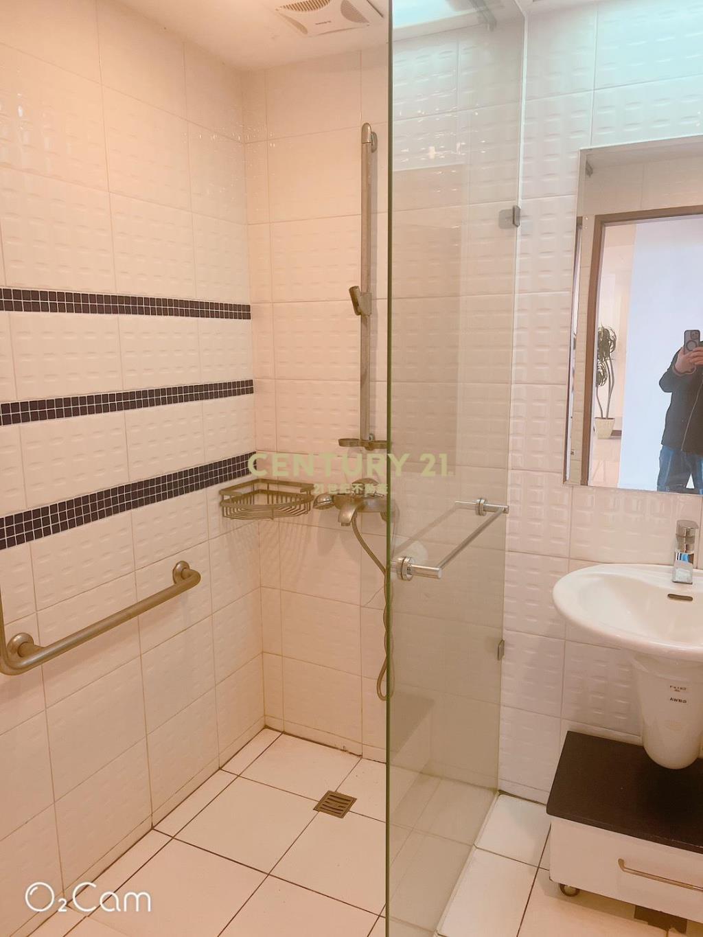 台茂旁水芭蕾精美4改3房車