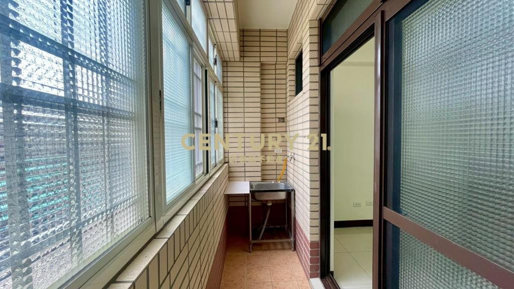 黃金地段商業區店鋪+套房