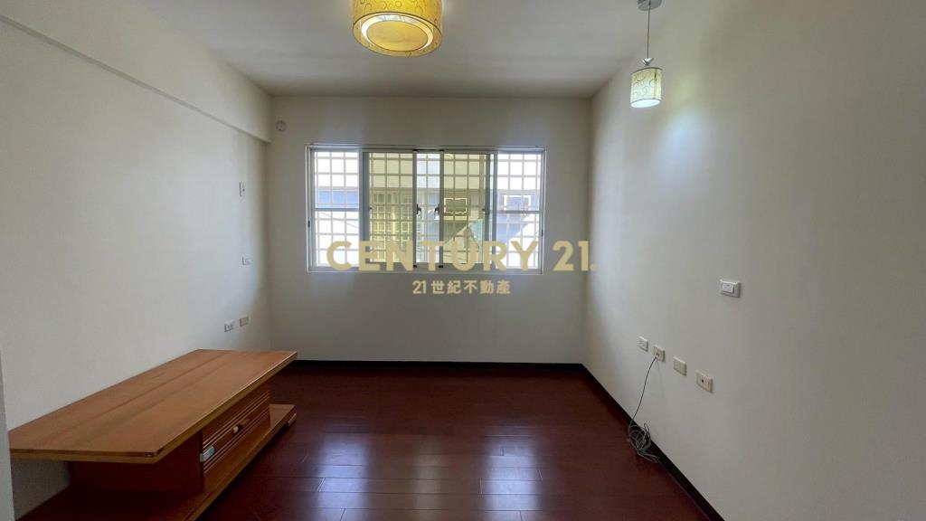 湖口工業園 輕屋齡2+1房 有車位