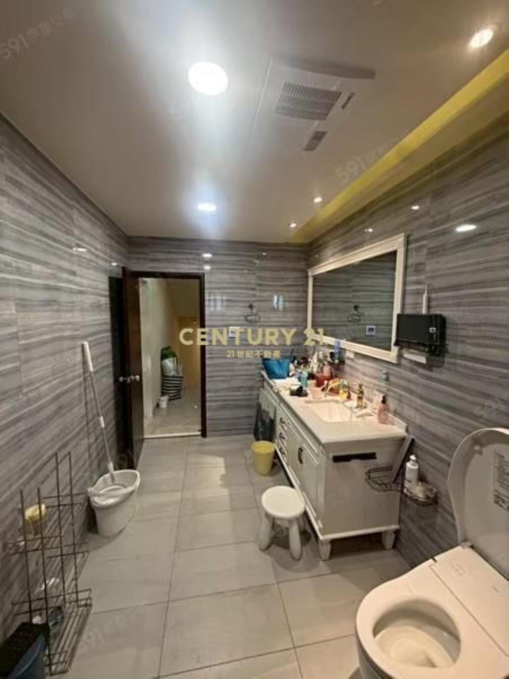 稀有四層樓角地別墅