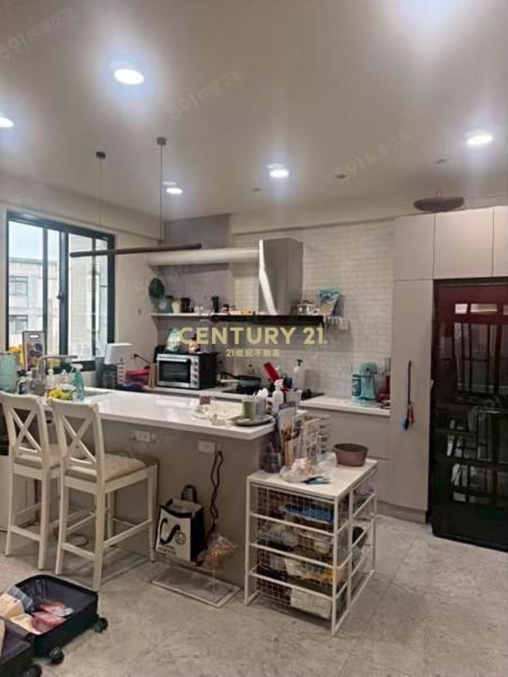 稀有四層樓角地別墅