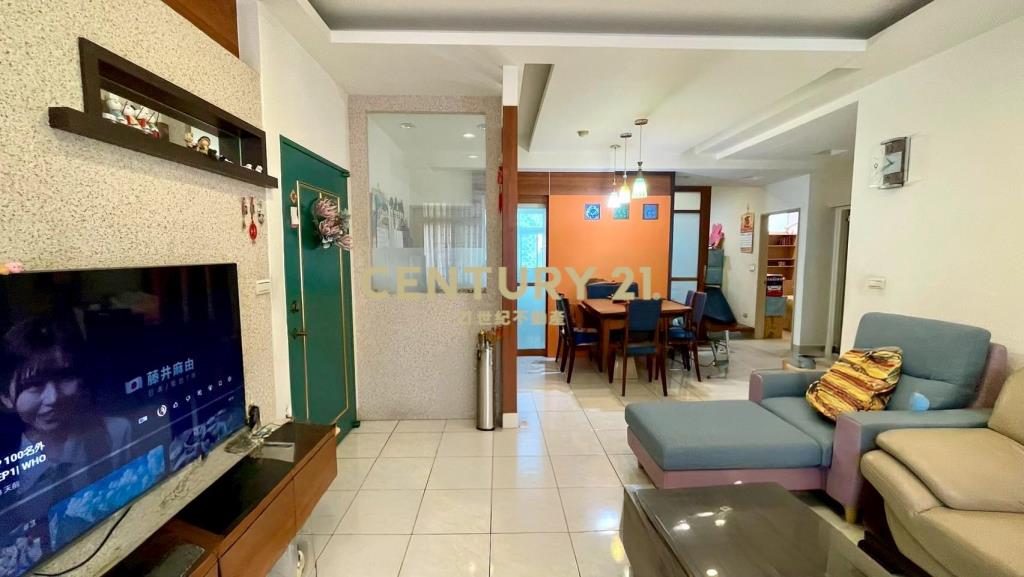 湖口四房車位華廈