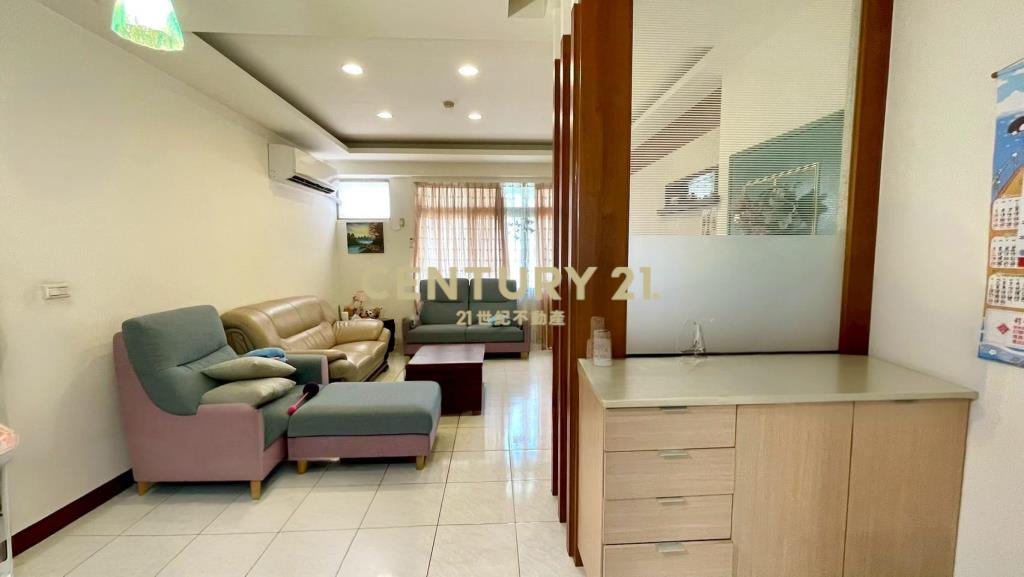 湖口四房車位華廈