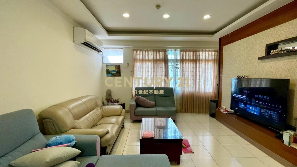 湖口四房車位華廈