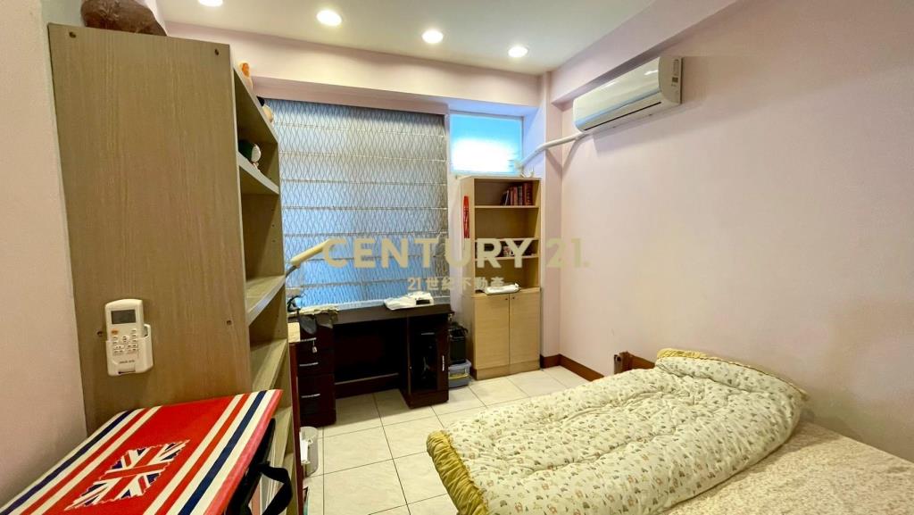 湖口四房車位華廈