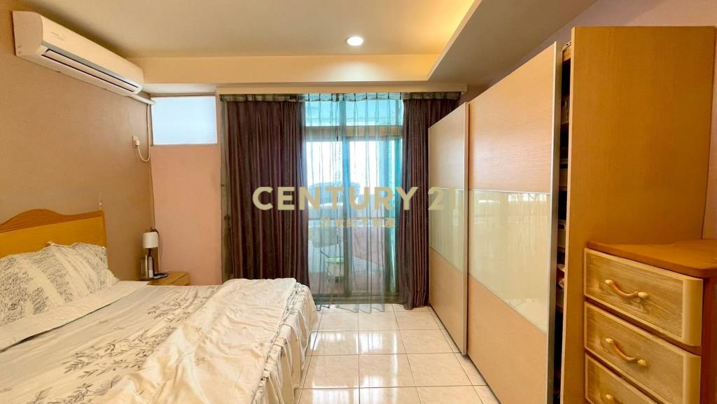 湖口四房車位華廈