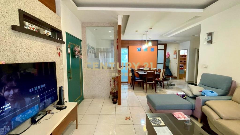 湖口四房車位華廈