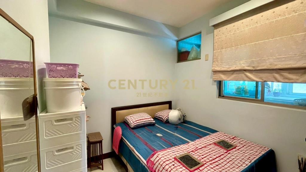 湖口四房車位華廈