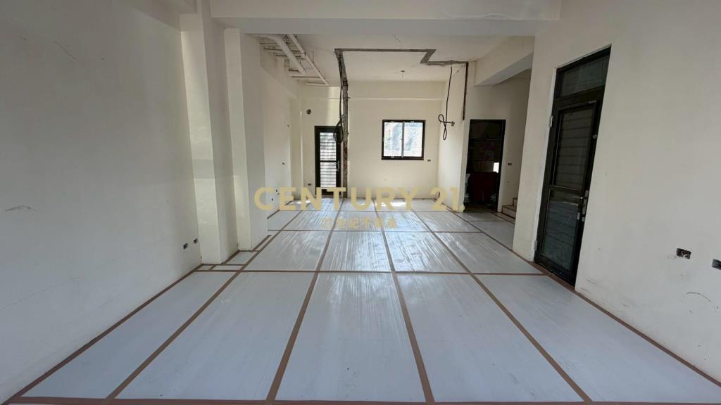 王爺壟旁大面寬 前庭車位 電梯別墅