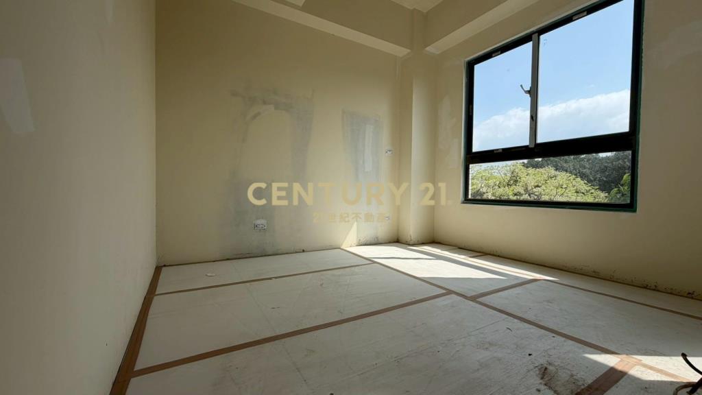 王爺壟旁大面寬 前庭車位 電梯別墅