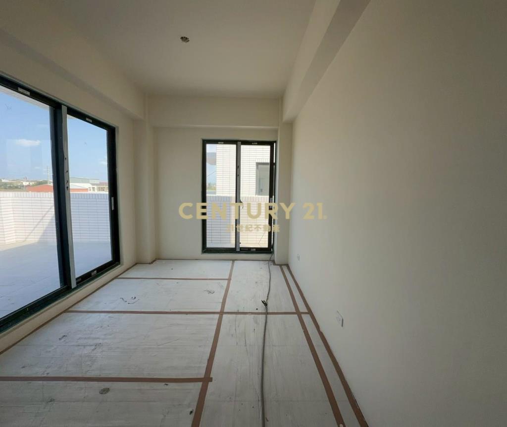 王爺壟旁大面寬 前庭車位 電梯別墅